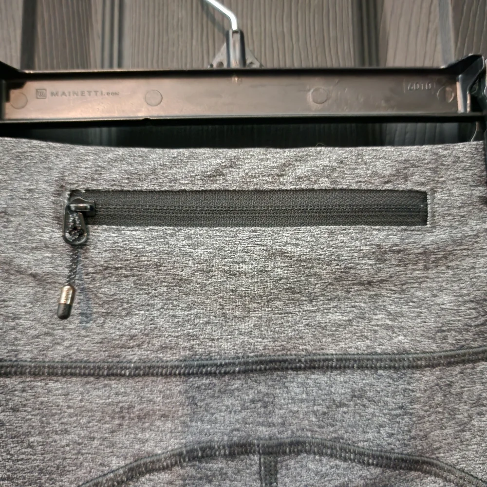 Lululemon Sz. 4 Heathered Black Speed Crop Legging